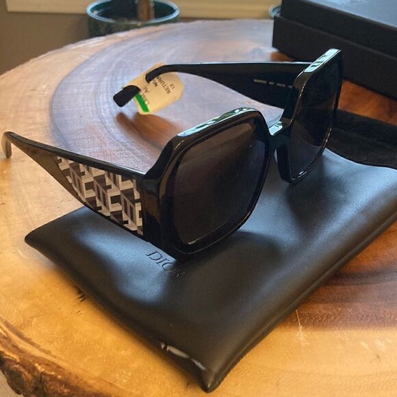 MCM NEW MCM 709S 002 Black Sunglasses With Anniversary Print On Temple main image 5
